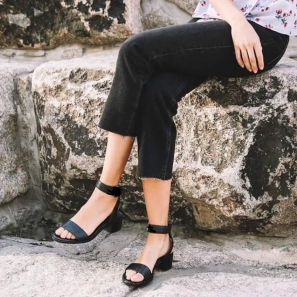 Frye Black Leather Brielle Chic Ankle Sandal Heels - Picture 7 of 16